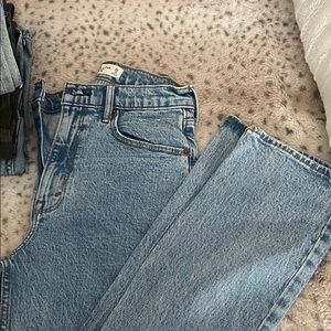 ABERCOMBIE BLUE STRAIGHT LEG JEAN
